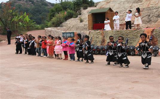 Kingdom Of The Little People Tour With Antilog Vacations At Yunnan Province China